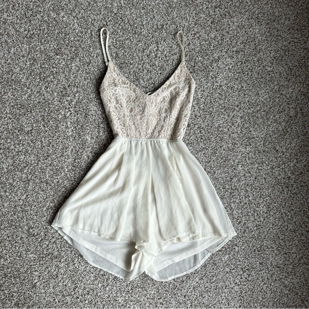 Cream & beige backless lace romper